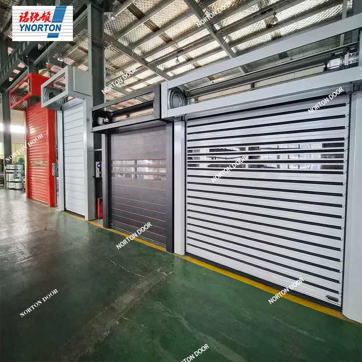 Bezpečnostní opatření pro instalaci pevných rychlých dveří